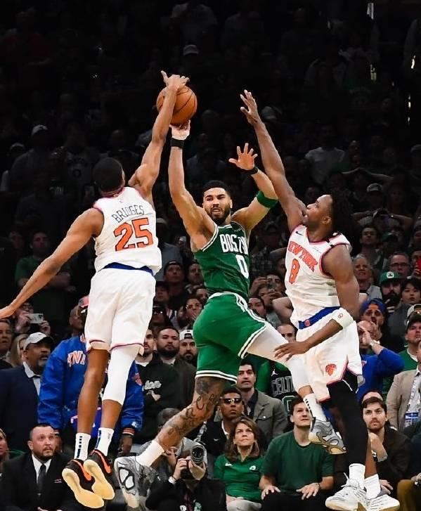 凯尔特人NBA战胜印第安纳步行者塔图姆末节爆发的简单介绍